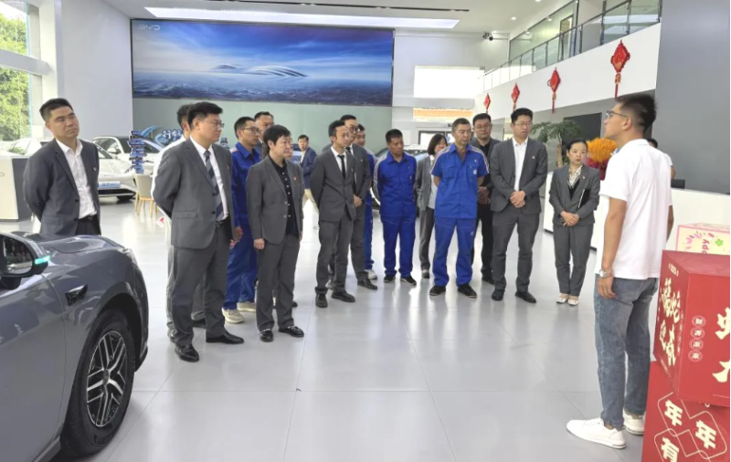 汽貿(mào)公司黨支部開展“走出去、學進來，改作風、促發(fā)展”貫徹中央八項規(guī)定精神學習教育走深走實主題黨日活動