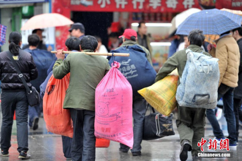 聚焦春節(jié)“恐歸族”：近鄉(xiāng)情怯，恐懼何來？(圖)